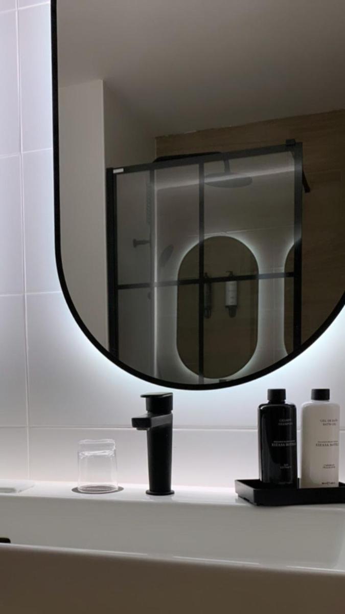 Un baño de Aparthotel Los Girasoles
