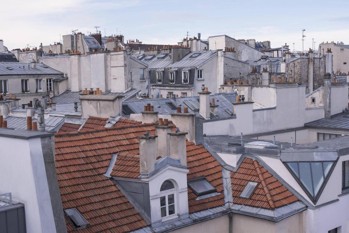 Vue générale sur Paris ou vue de la ville depuis l'hôtel