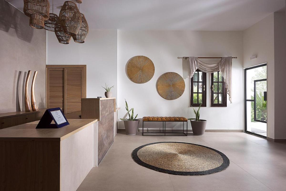 Glavas Inn Hotel - Housity