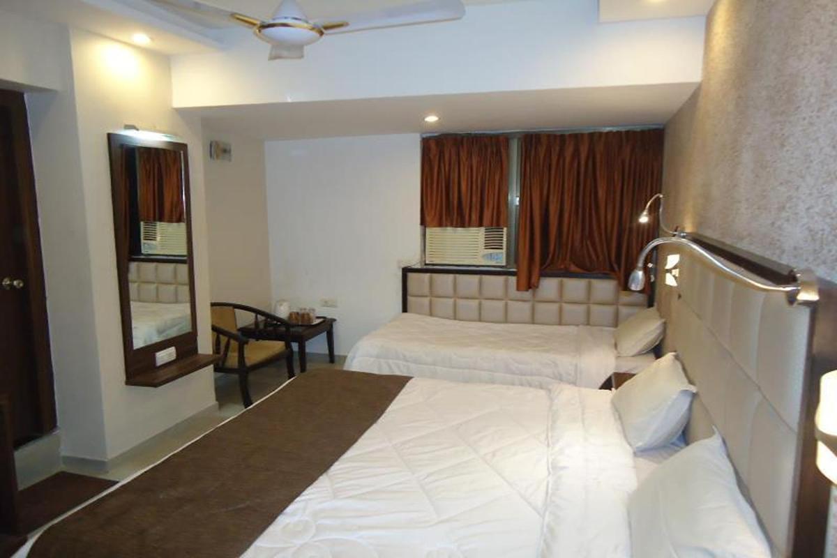 Hotel Maan Residency Satellite Road - Housity