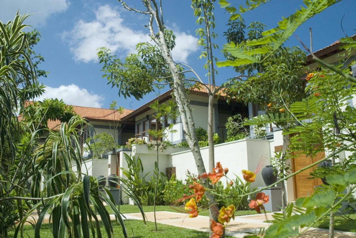Serene Pavilions - Housity
