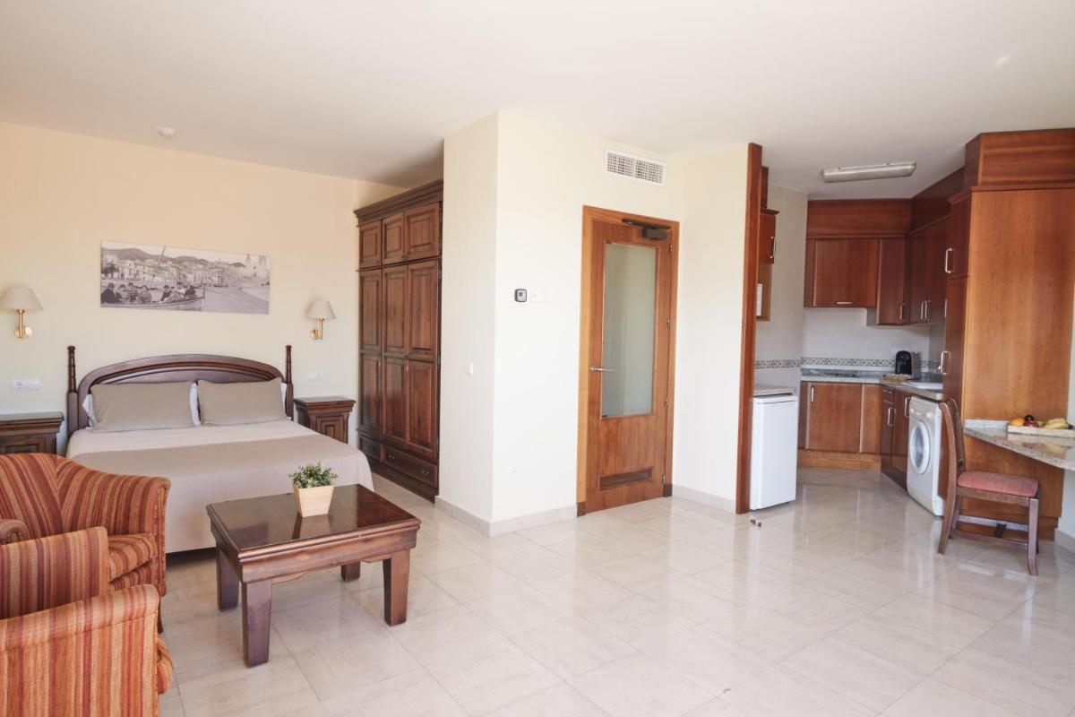Una cocina o zona de cocina en Sunway Playa Golf & Spa Sitges
