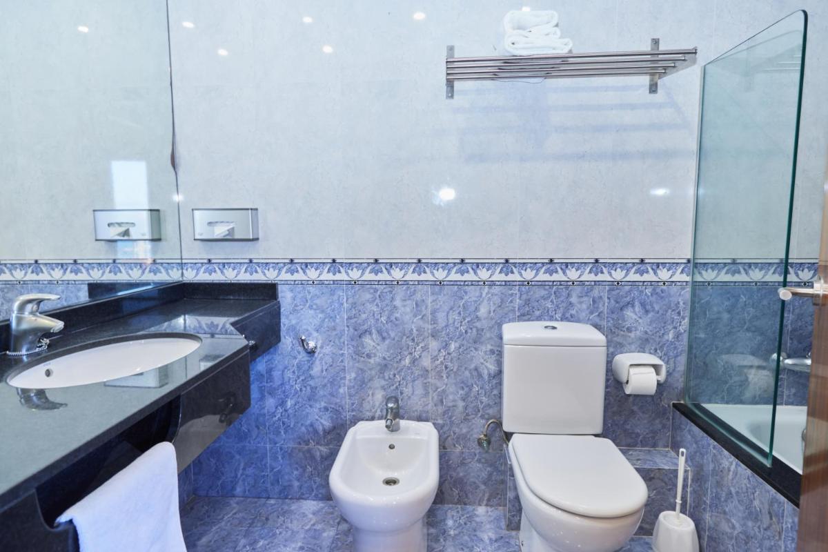 Un baño de Sunway Playa Golf & Spa Sitges