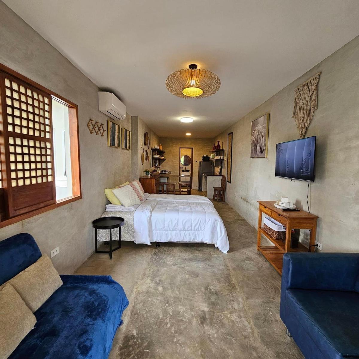 Kimberly's Place - Transient House Amadeo Cavite - Housity