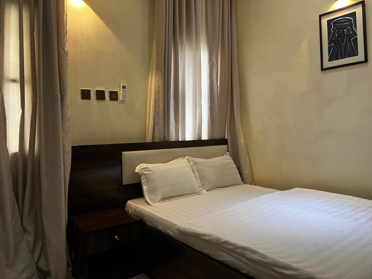 THE NEAT PLACE - Housity