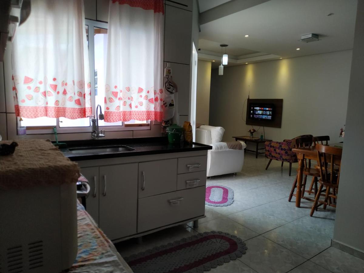 Casa Inteira - 2 Quartos com Ar - Pariquera-Açu - Vila Sossego com Garagem - Housity