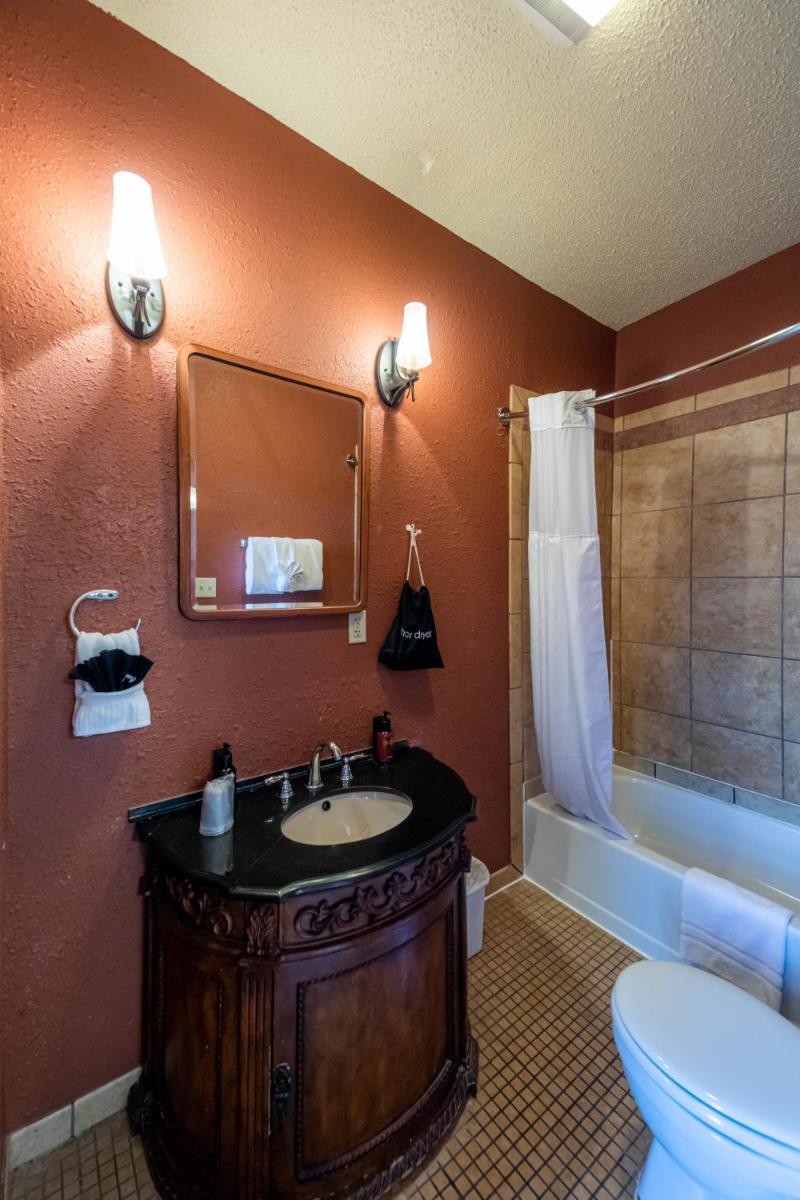 1886 Crescent Hotel and Spa - Housity