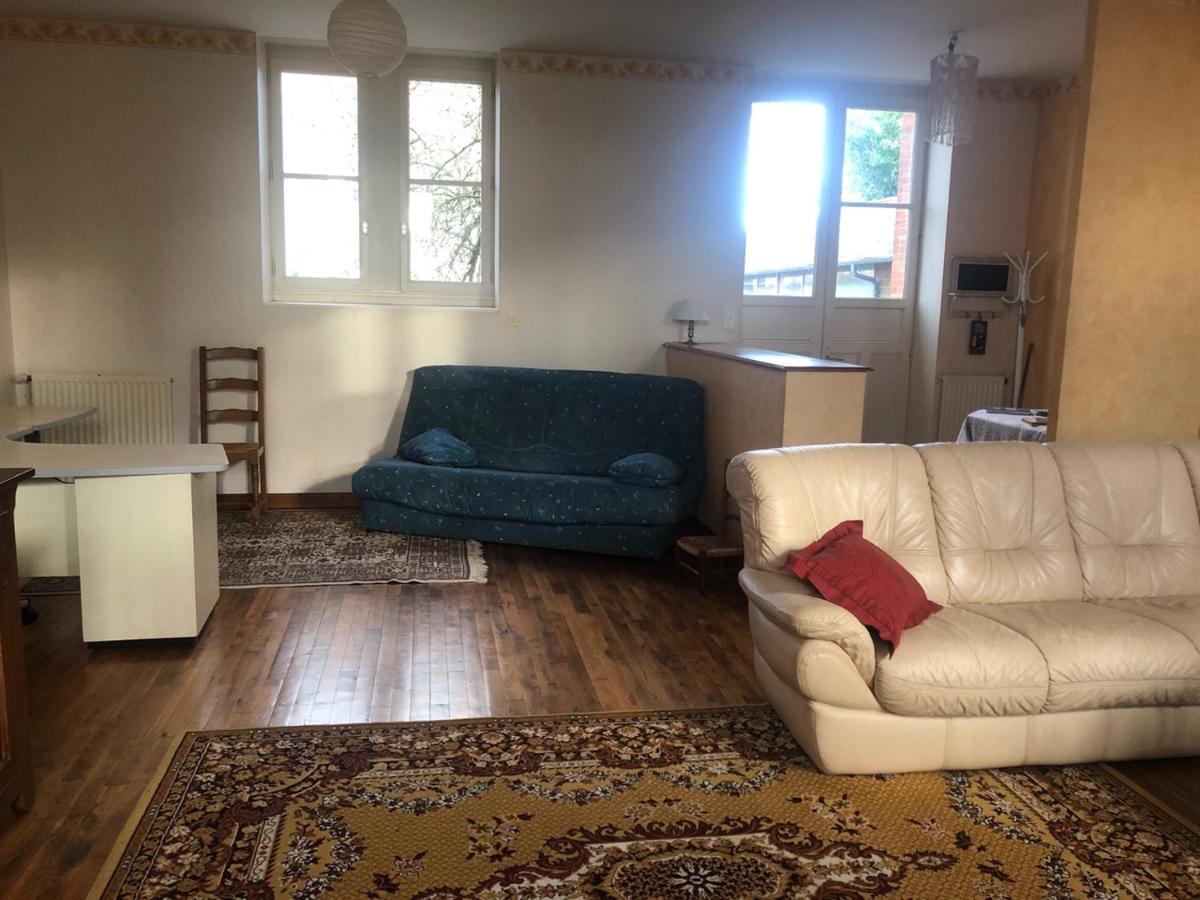 Gîte -Belle Maison dans une ancienne école-Tarif réduit hors WE ! - Housity