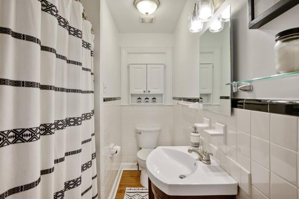 Center St Retreat - 1 Block from Downtown! - Housity