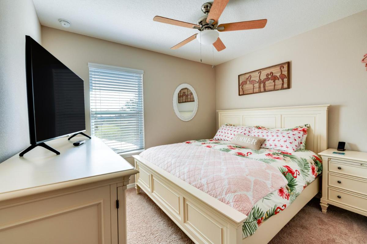 Luxury Family Villa 4 BR with 3 King Beds & Pool - Housity