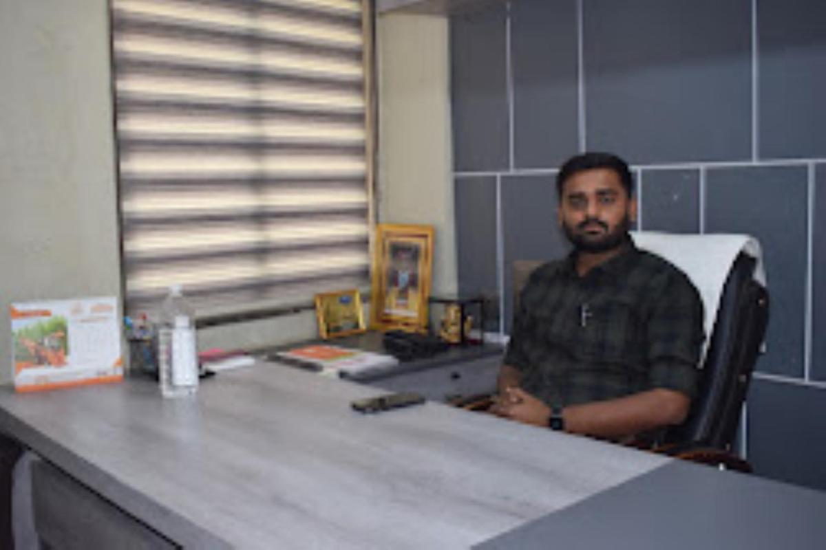 HOTEL PLATINUM Veraval - Housity