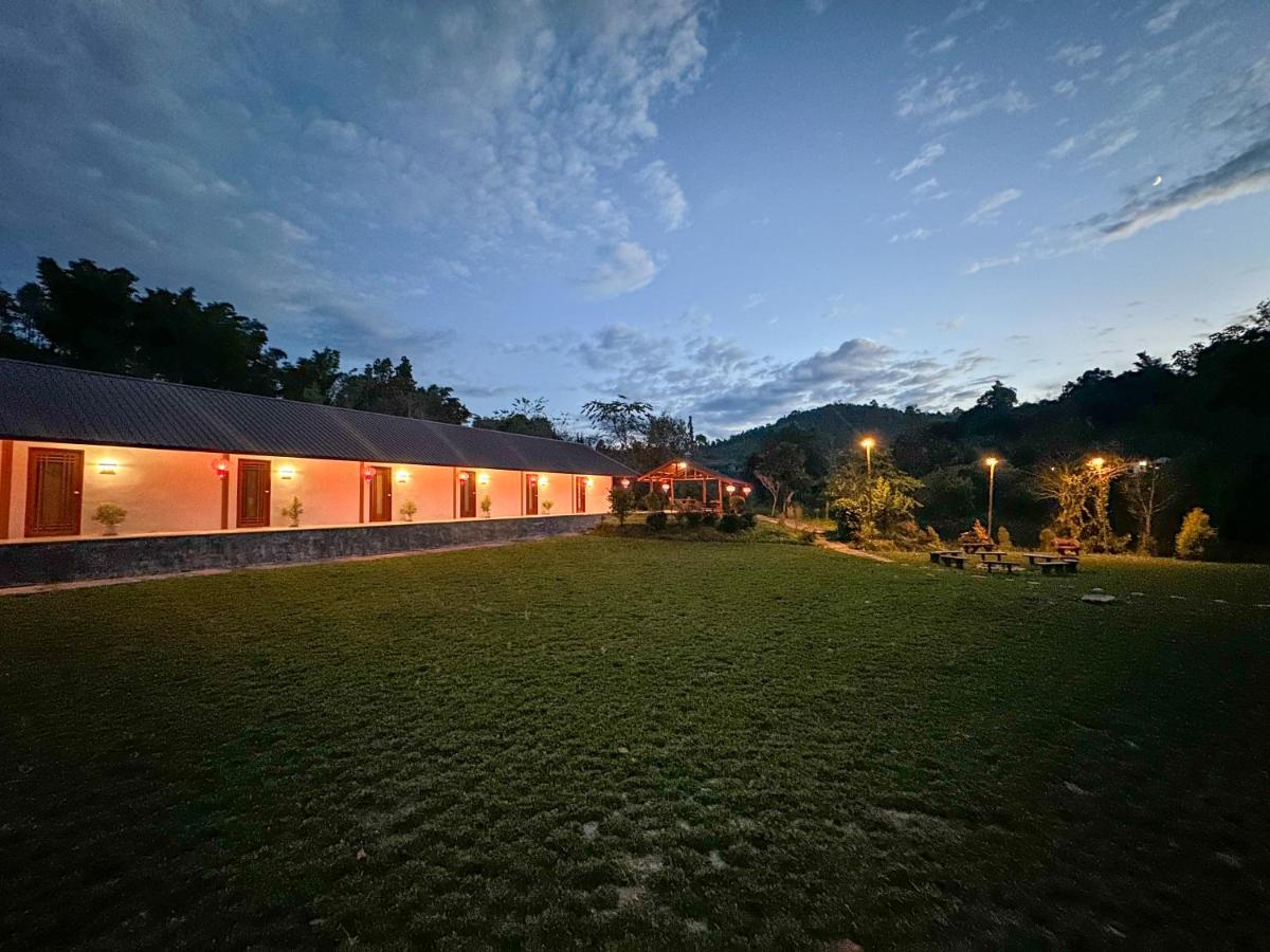 Baan Daeng Resort บ้านรักไทย - Housity