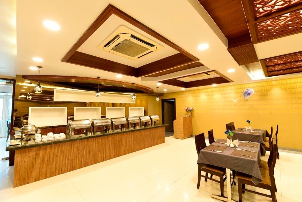 Hotel Jataka Inn - Housity