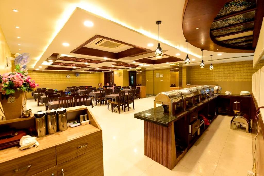 Hotel Jataka Inn - Housity