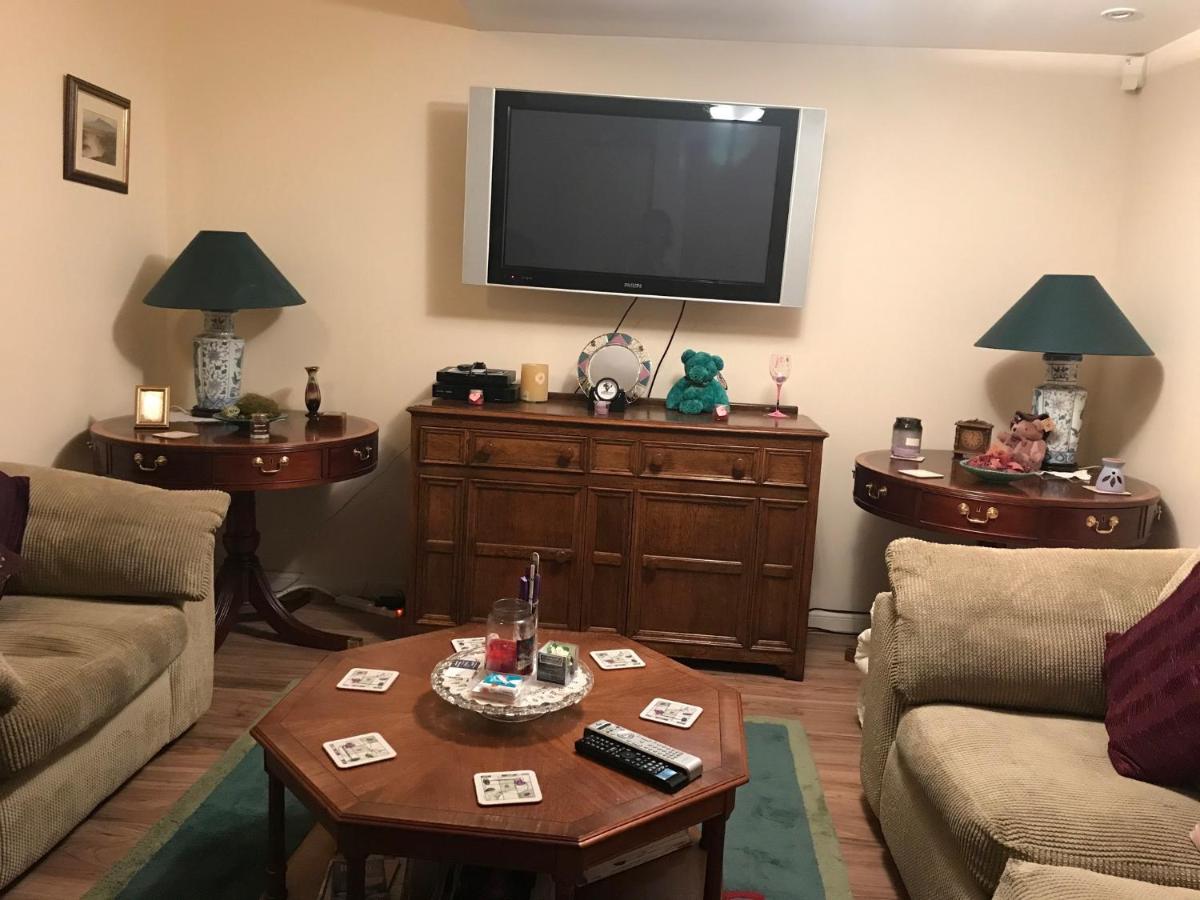 City Centre Executive Apartment - Private Parking, Gym & Sauna - Housity