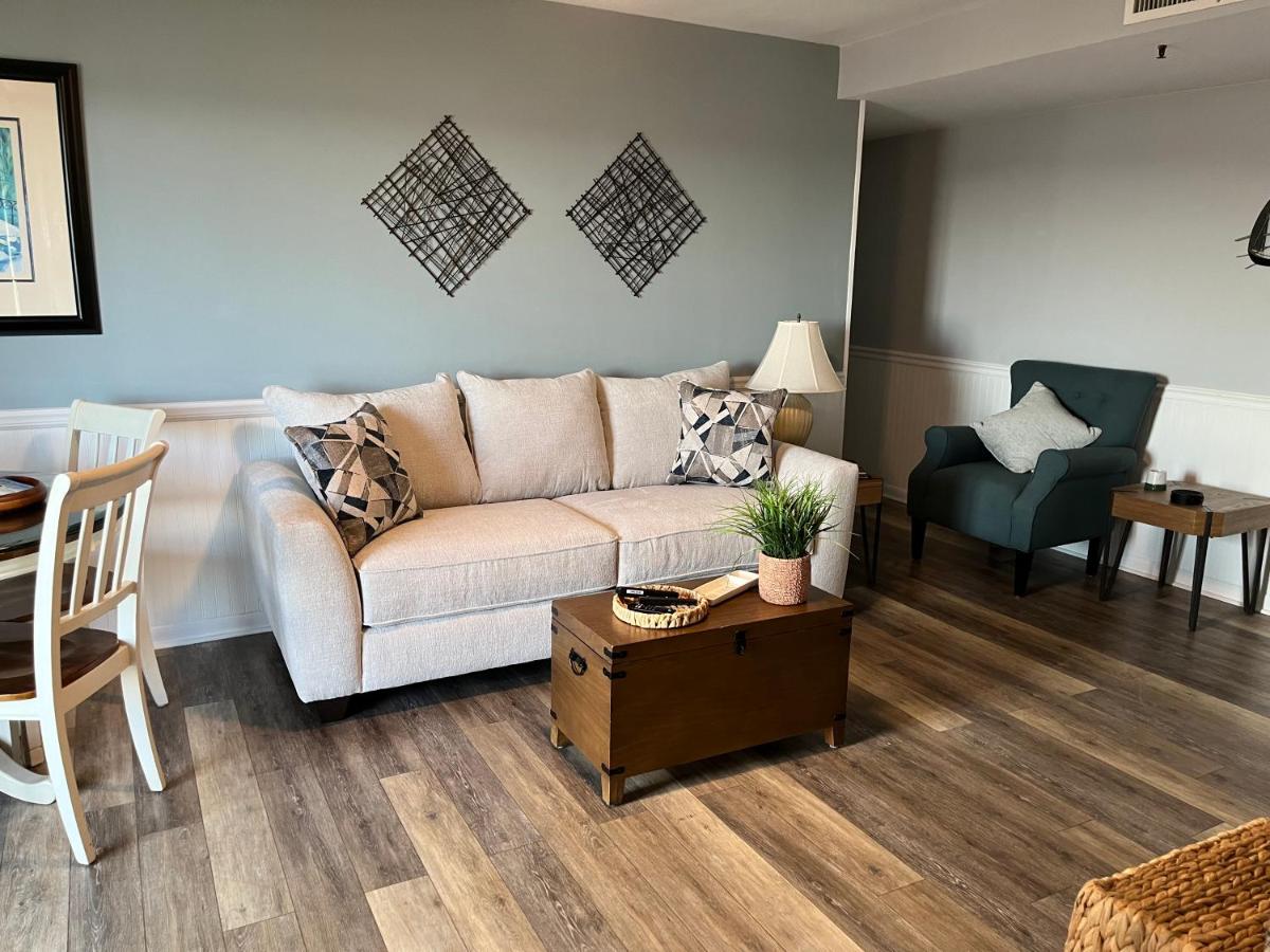 2 Bed 2 Bath Beach Front Condo with Fantastic Amenities at Myrtle Beach Resort - Housity
