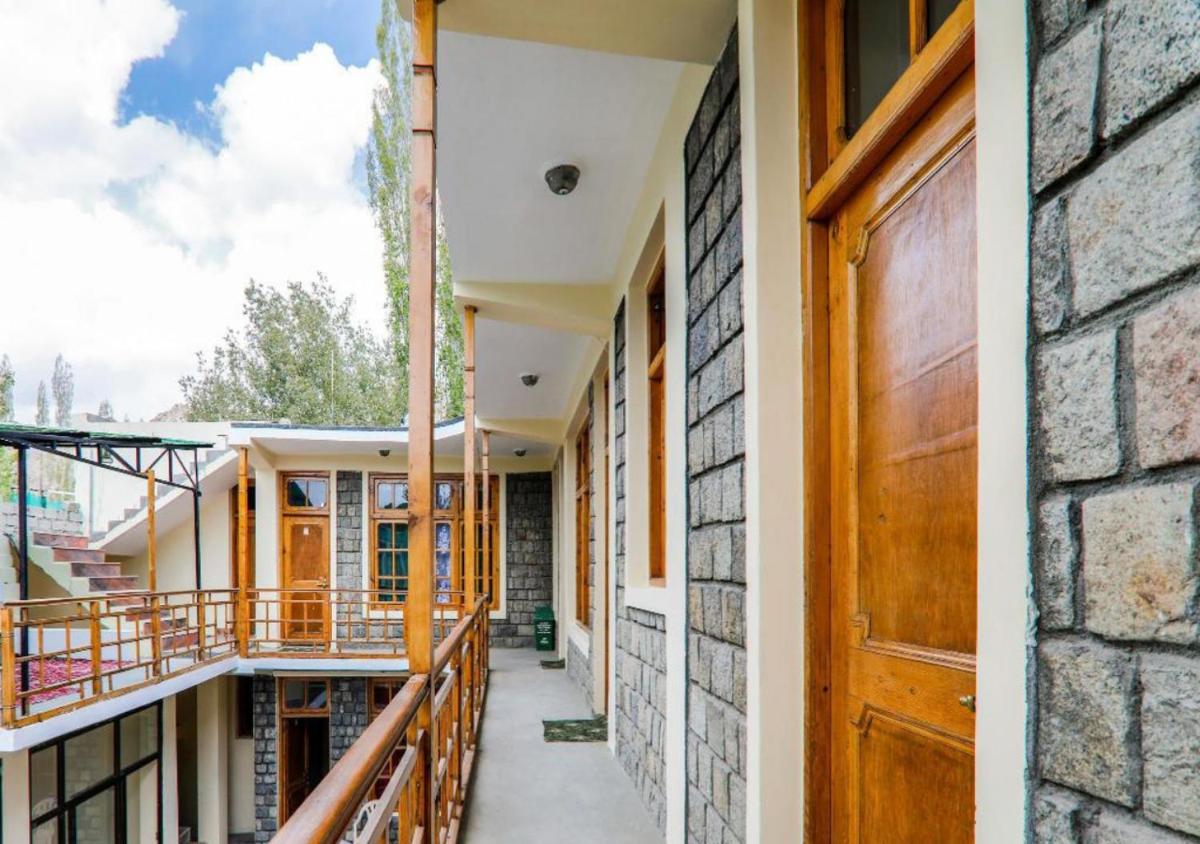 Guest House Naazh - Housity