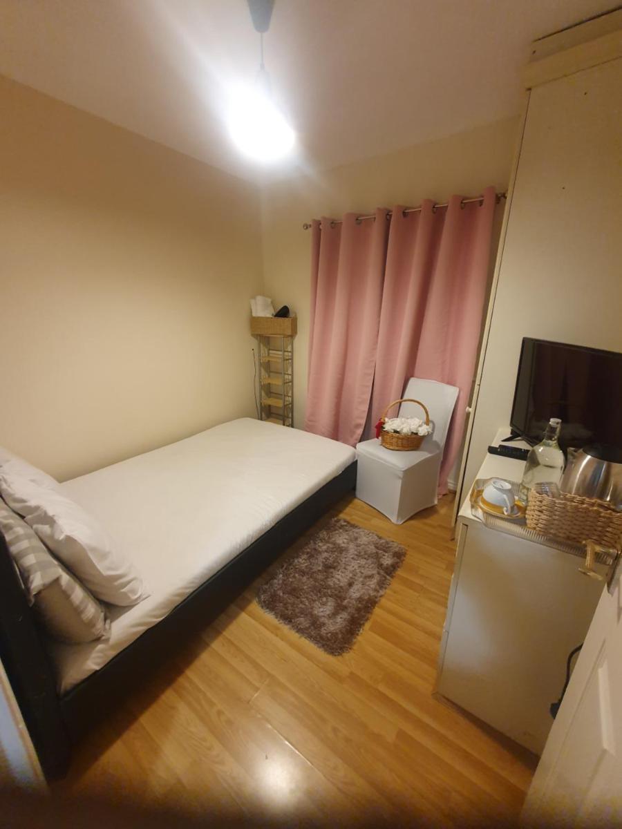 Double size and Single room in Barking - Housity