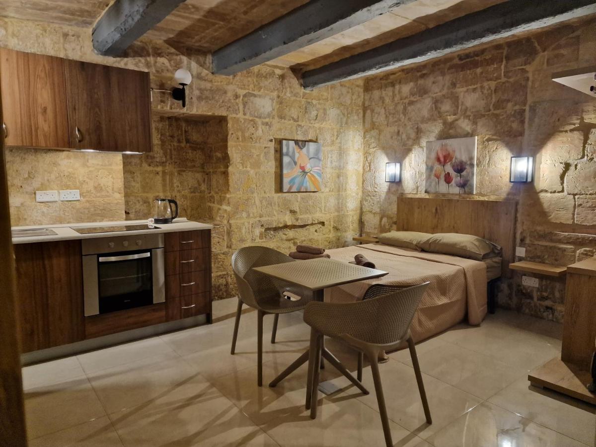 Renovated 16th Century House in Valletta - Housity