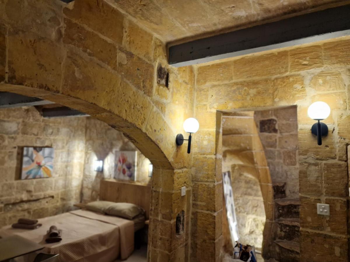 Renovated 16th Century House in Valletta - Housity