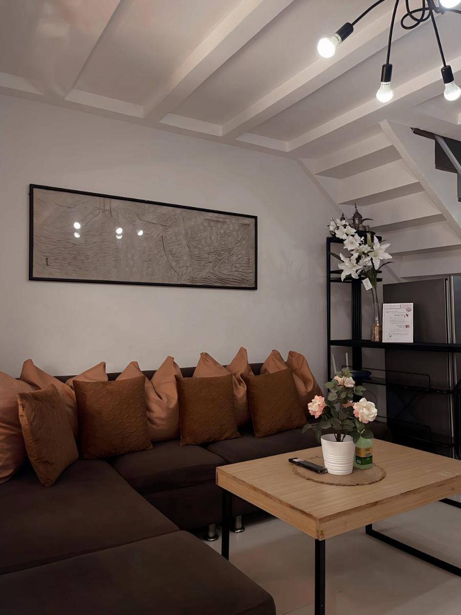 The Doll House 2.0 - Housity