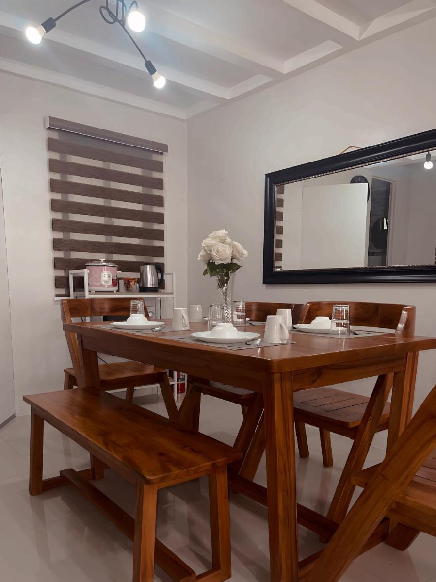 The Doll House 2.0 - Housity