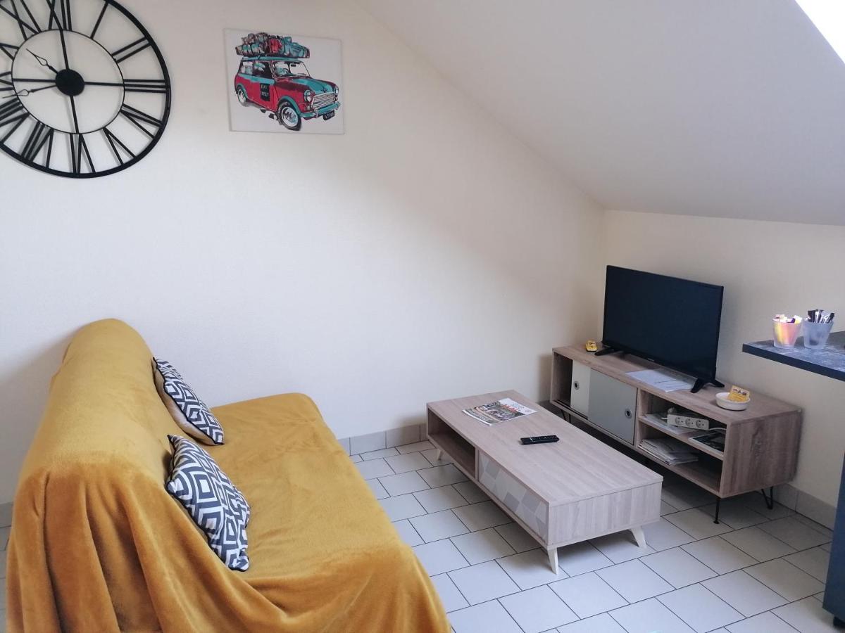 Appartement climatisé avec parking privé à Doué la fontaine - Housity