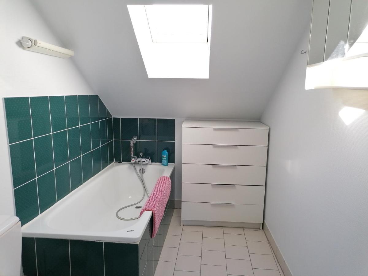 Appartement climatisé avec parking privé à Doué la fontaine - Housity