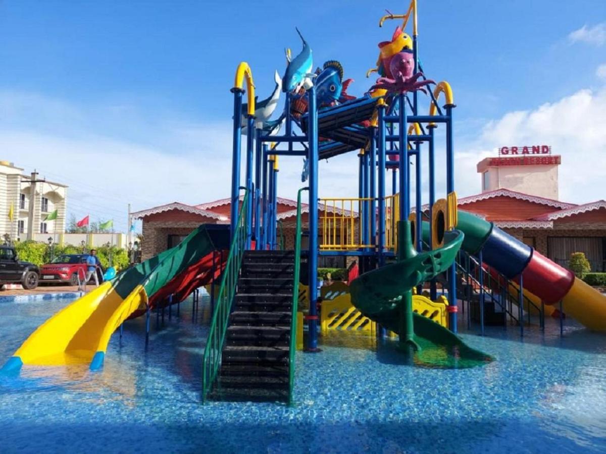 Grand Beach Resort - Housity