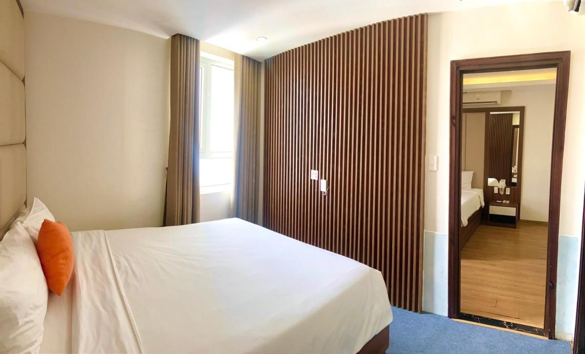 Pariat River Front Hotel - Housity