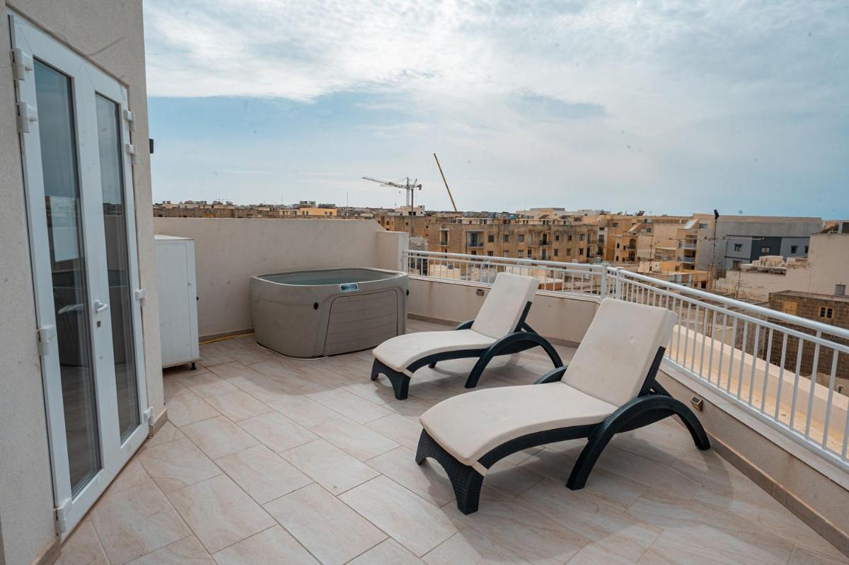 The Willows Penthouses with Jacuzzi - Housity