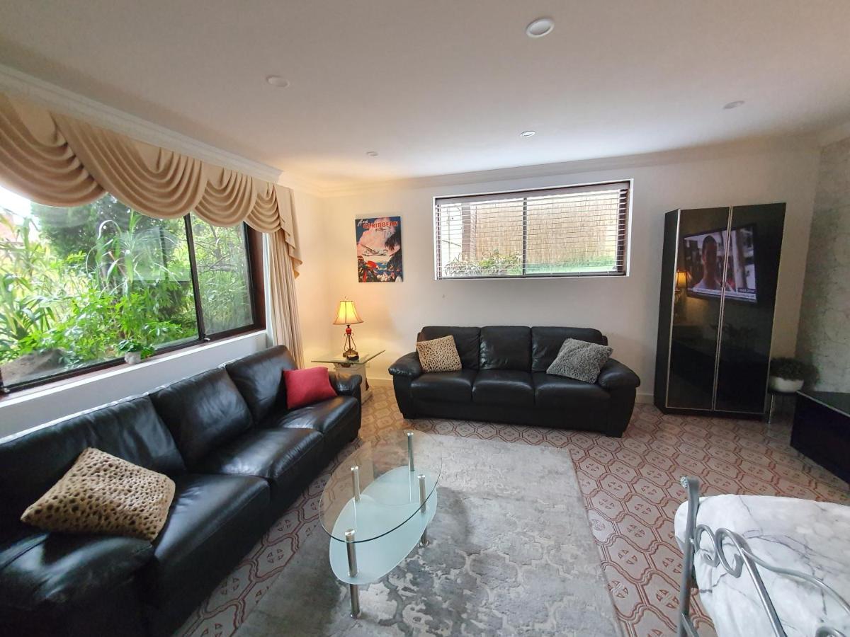 Grandview Melbourne Executive 2BR Apartment - Housity