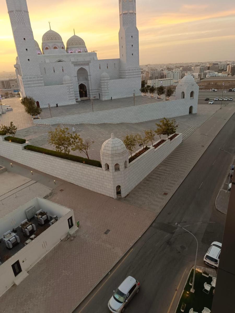 Hill Top Muscat - Housity