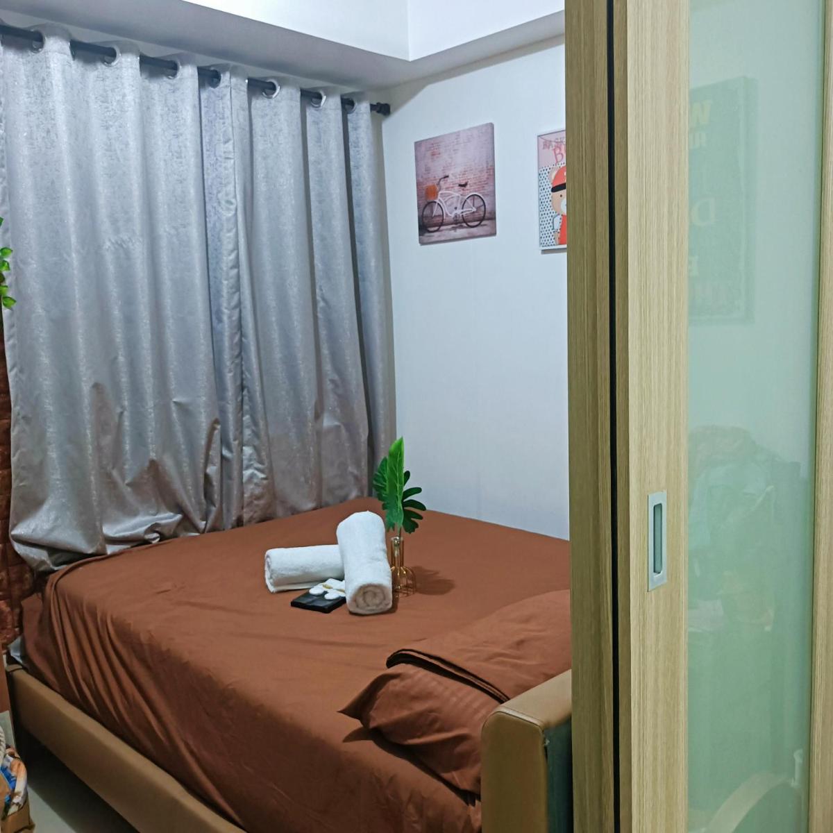 Chillax Condotel - Shore Residences - Housity