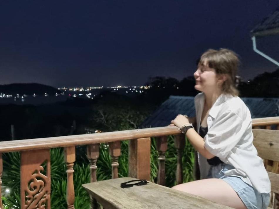 Sawasdee Sichang Resort - Housity
