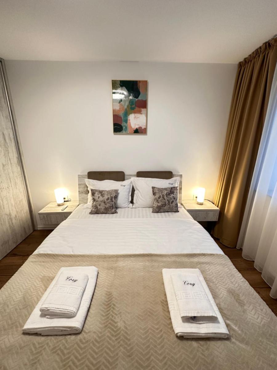Suitetrails - Deluxe Cozy Apartments - Coresi Mall