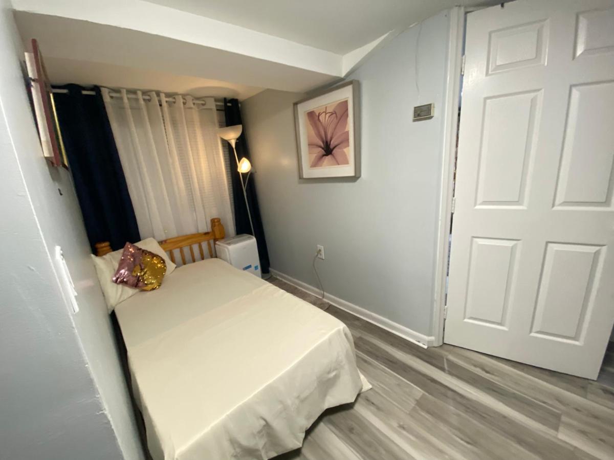 Suitetrails - West NewYork NJ Cozy 2bed apt backyard to stay