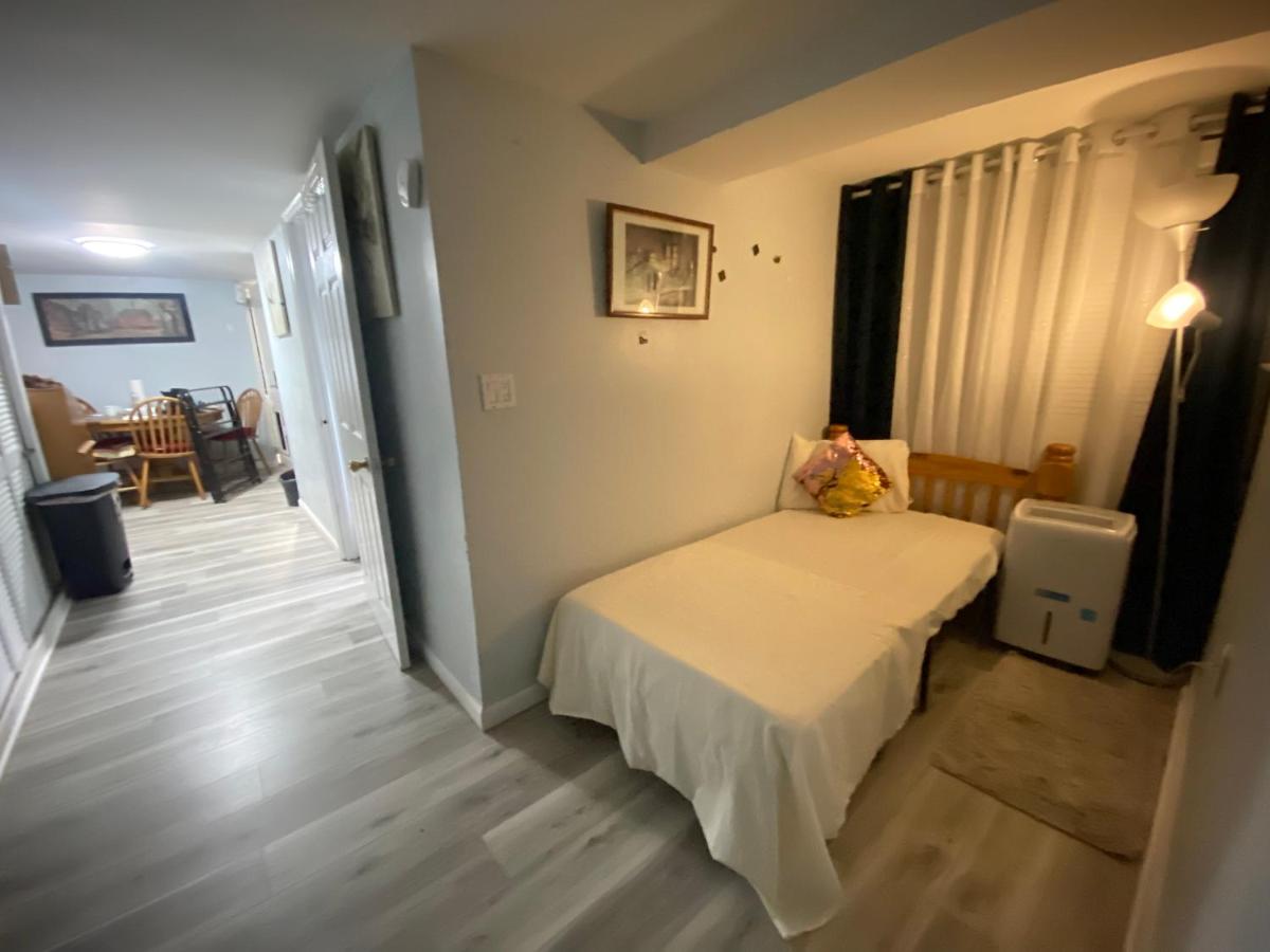 Suitetrails - West NewYork NJ Cozy 2bed apt backyard to stay