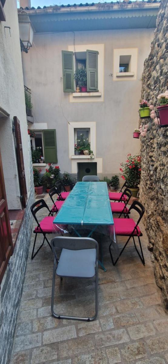 Maison complète Ganzes Haus House 6 Peronnes La Finière Seealpen Isola Village bei Nizza Alpes -Maritimes près de Nice 70 km - Housity
