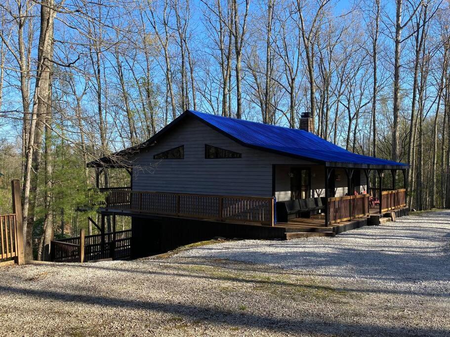 3BR, 1.5BA Perfect Location in Red River Gorge! - Housity