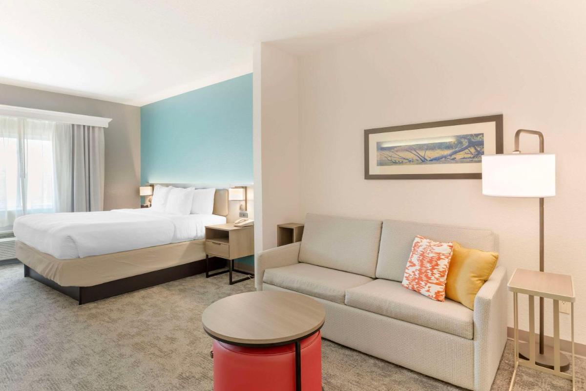 Comfort Inn & Suites Davenport - Quad Cities - Housity