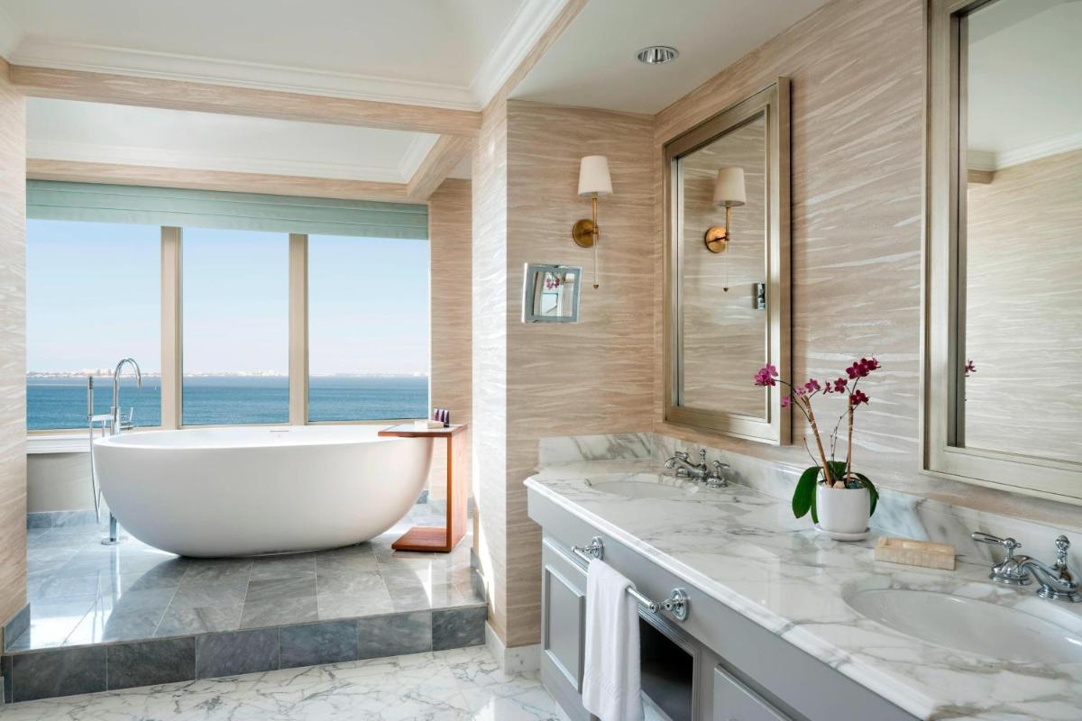 The Ritz-Carlton, Sarasota - Housity