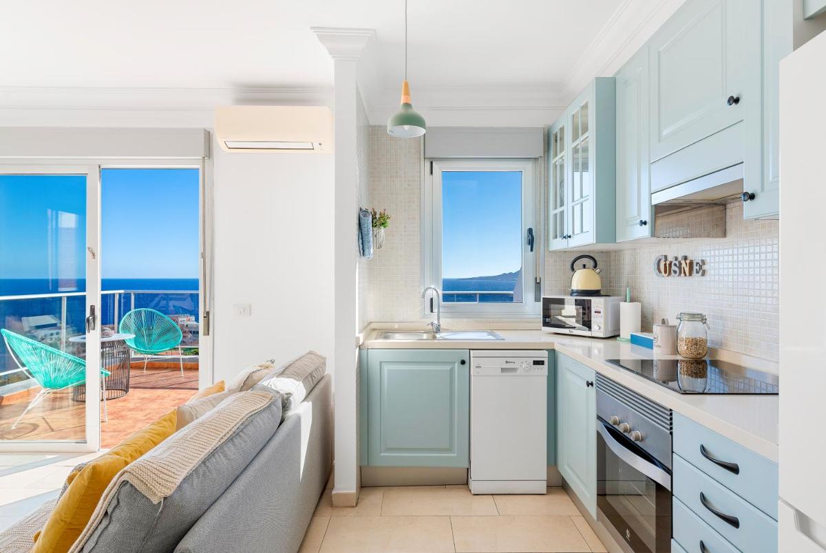 Boutique apartment with BBQ terrace and ocean views - Housity