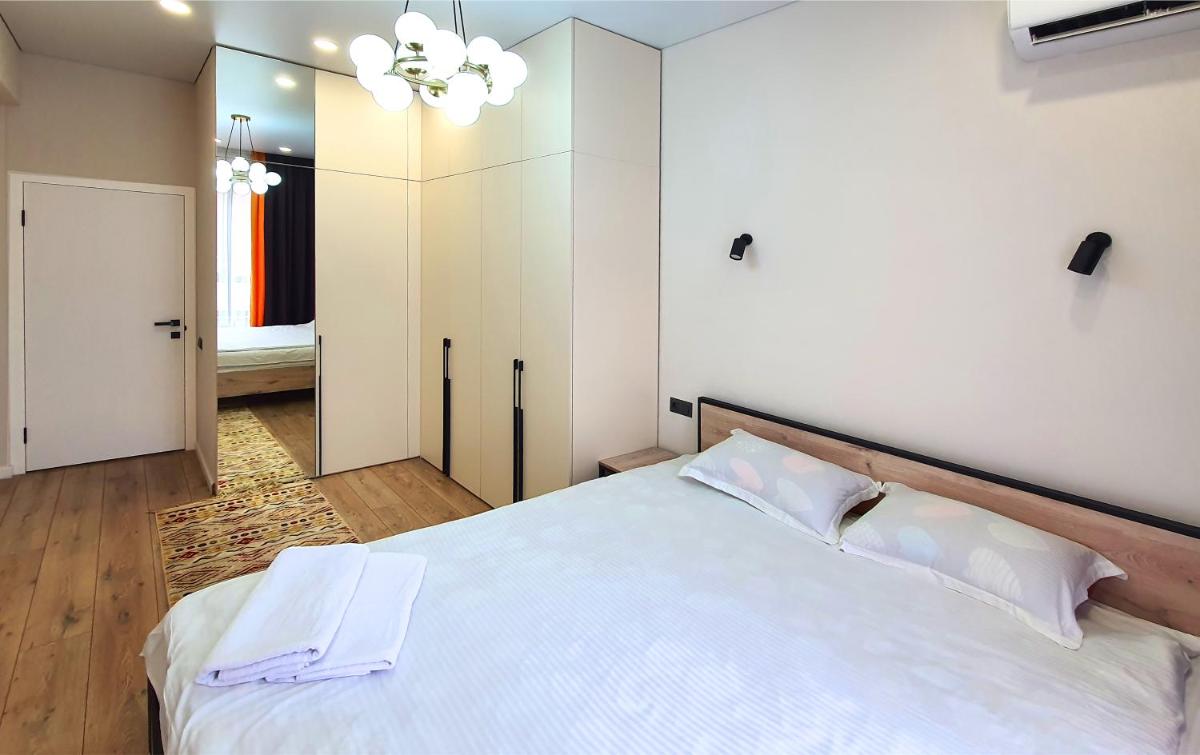 Sunset apartment in the center city - Housity