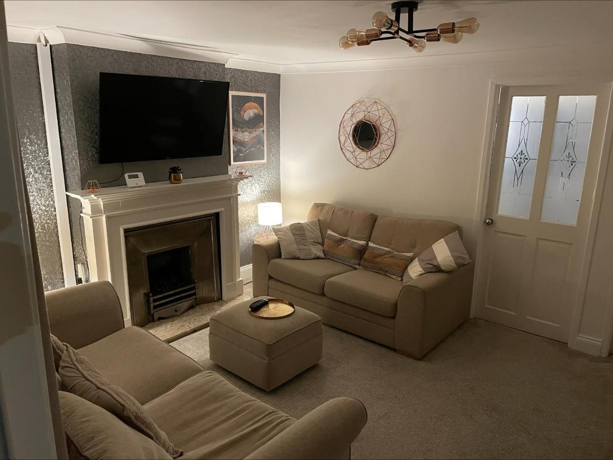 The Ironstone Miners Cottage - Housity
