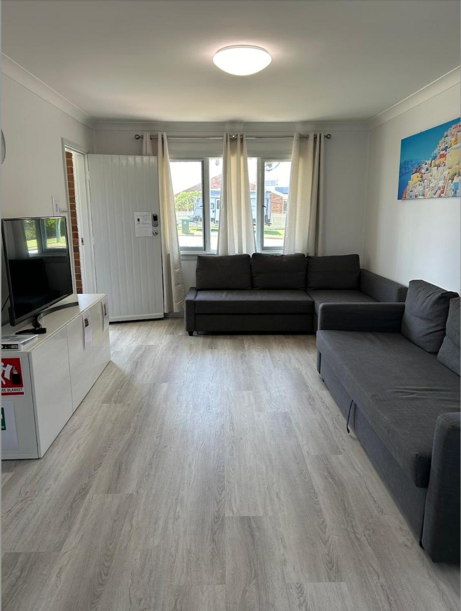 Caves Beach Holiday House - Housity