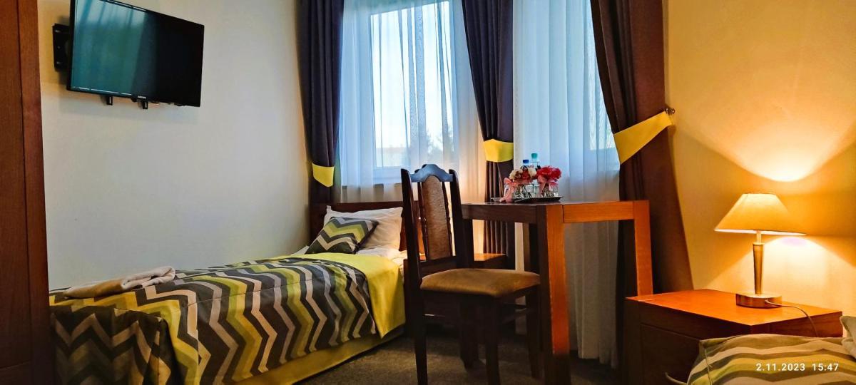 Pokoje Gościnne \"EMOCJA\" - Housity