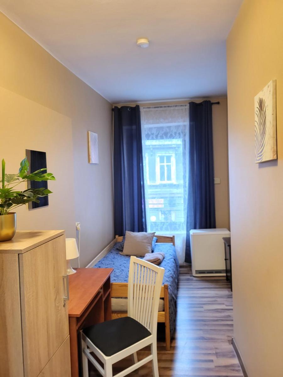 Hostel Gliwice Centrum PARKING - Housity