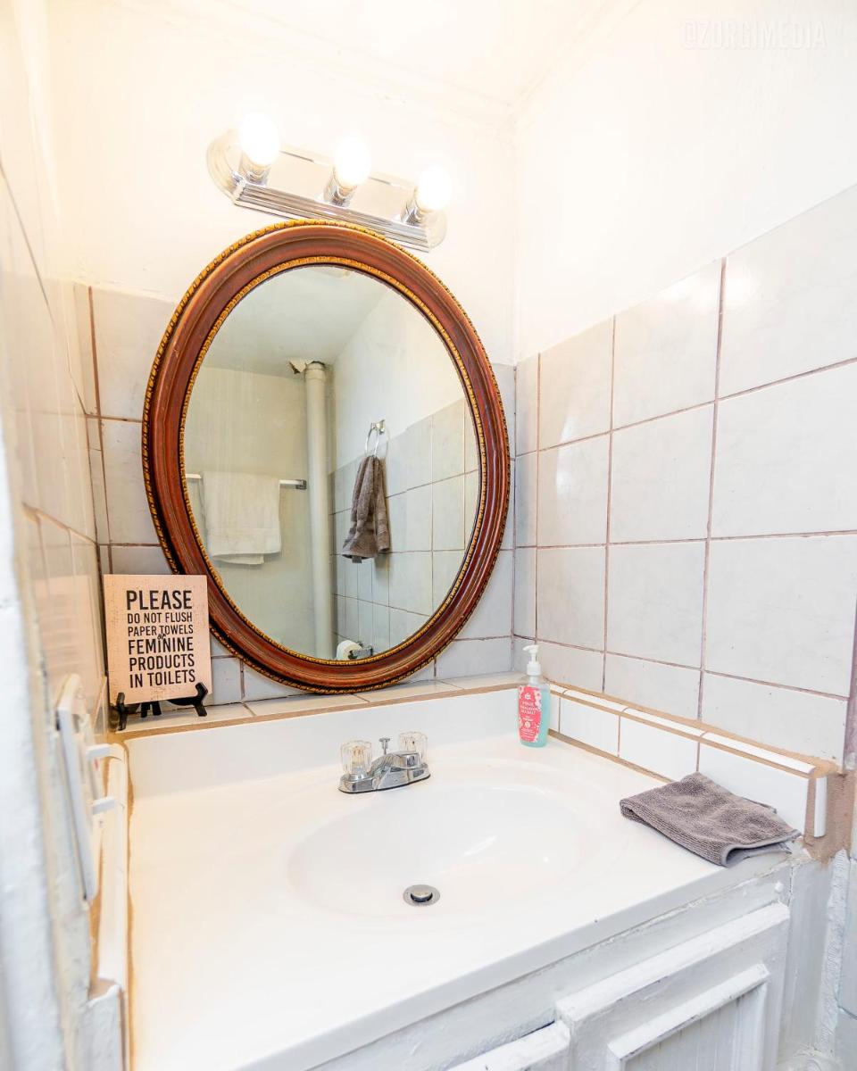 Charming Guest House - Pittsburgh's Little Italy - Housity