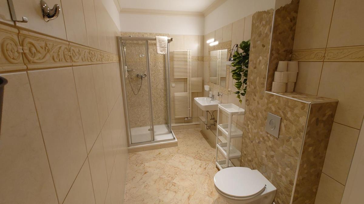 Pension am Schloss - Housity